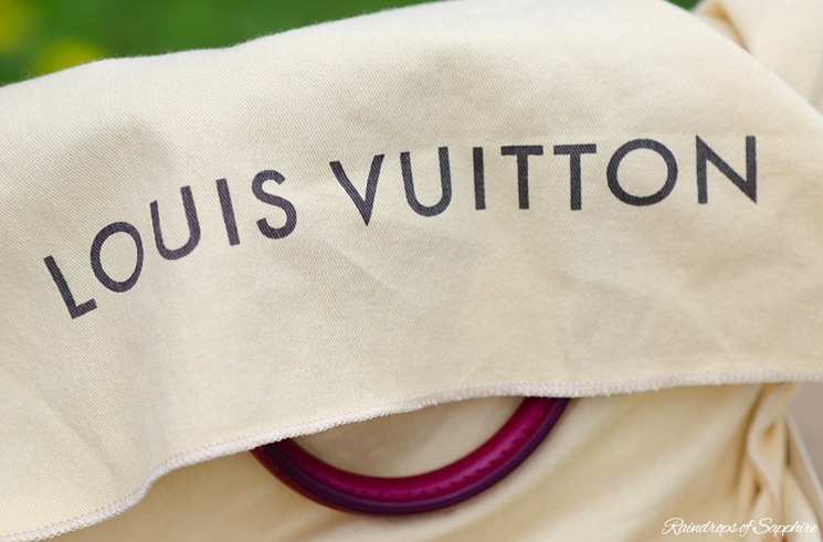 louis-vuitton-alma-bb-epi-leather-fuchsia-bag-review-16