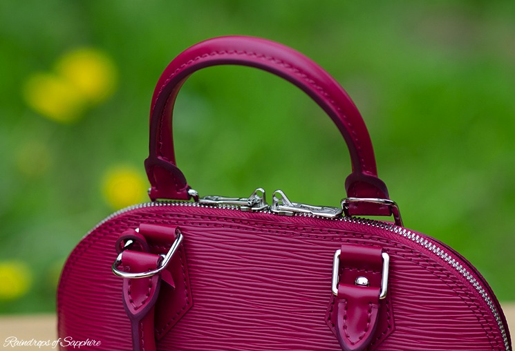 louis-vuitton-alma-bb-epi-leather-fuchsia-bag-review-2