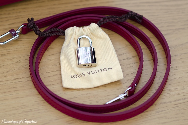 louis-vuitton-alma-bb-epi-leather-fuchsia-bag-review-8