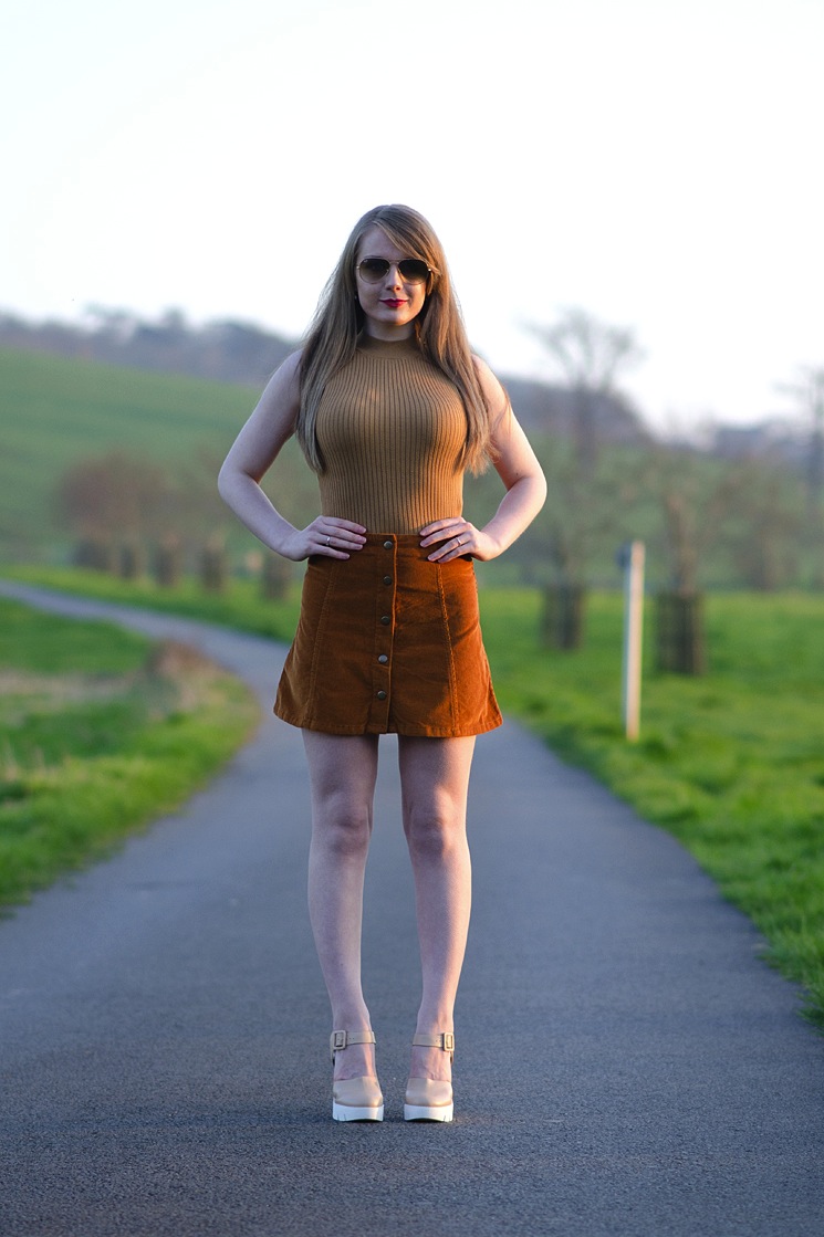 topshop-cord-skirt-crop-top-70s-blogger