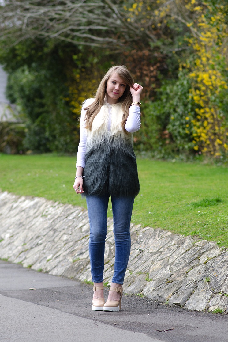 topshop-faux-fur-jacket-citizens-of-humanity-rocket-crop-jeans