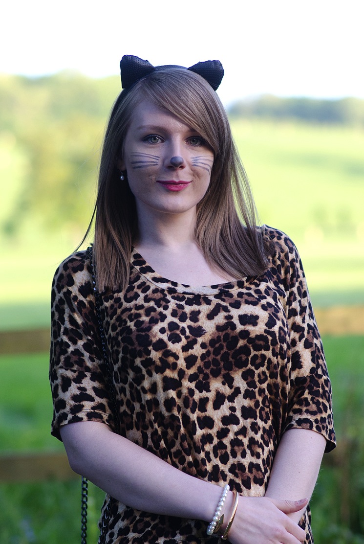 lorna-burford-sexy-cat-leopard