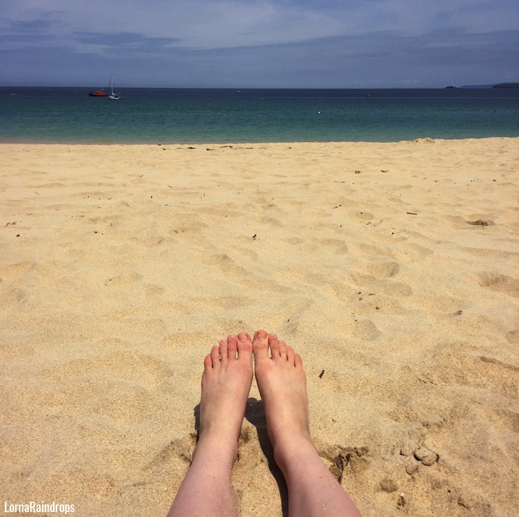 beach-feet