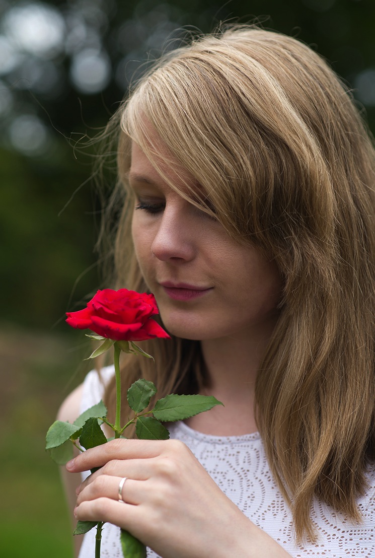 lorna-burford-flowers-rose