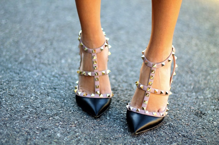 valentino-rockstud-studded-pumps-heels1