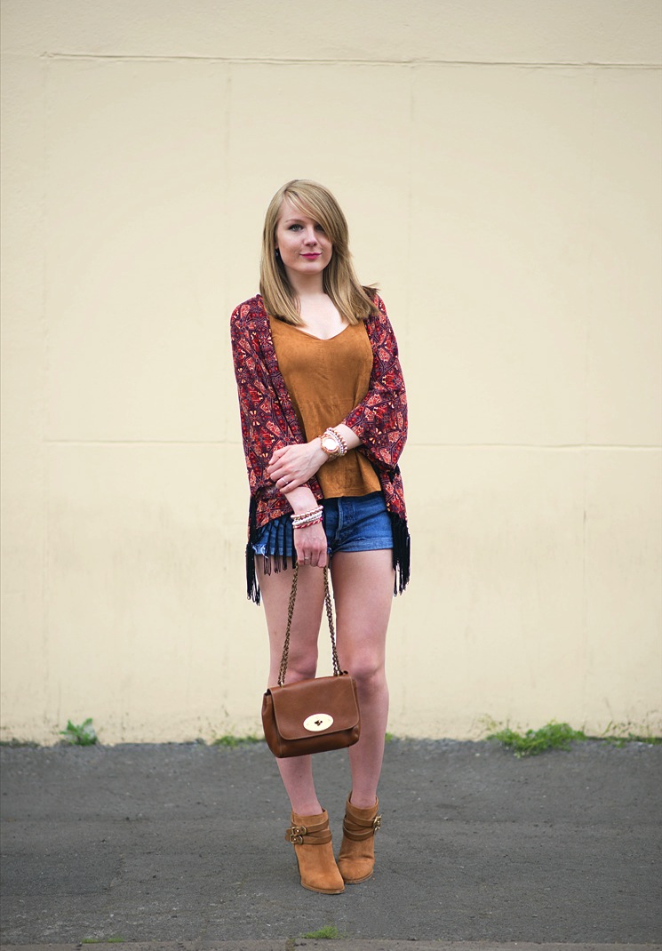 70s-kimono-with-denim-shorts