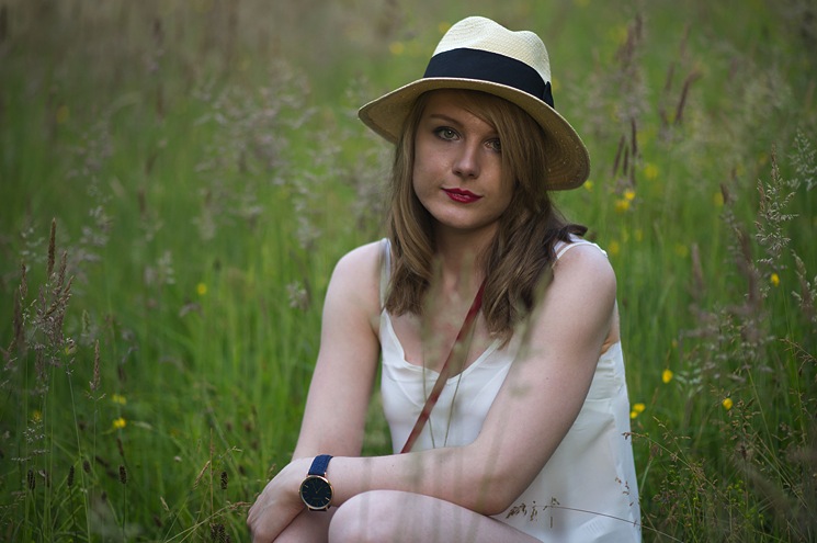 meadow-girl-field