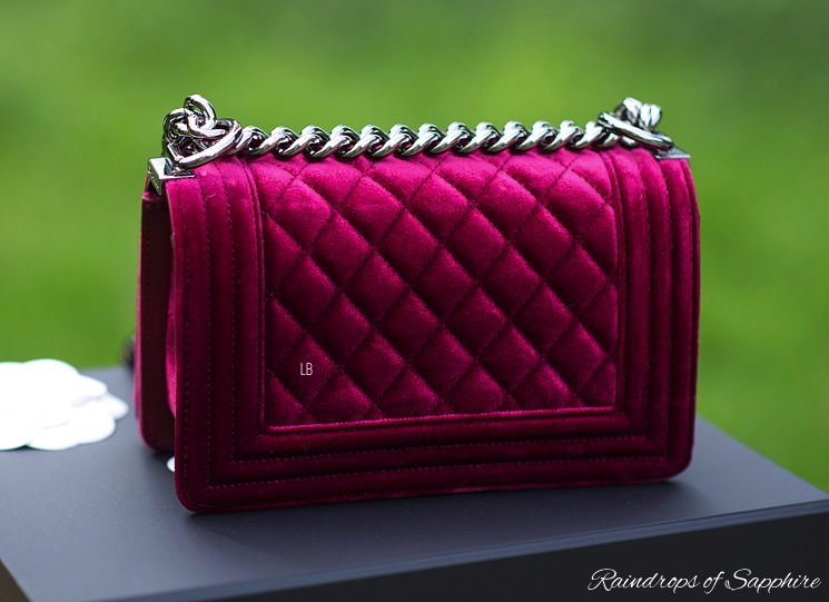 chanel-velvet-small-boy-bordeaux-bag-back