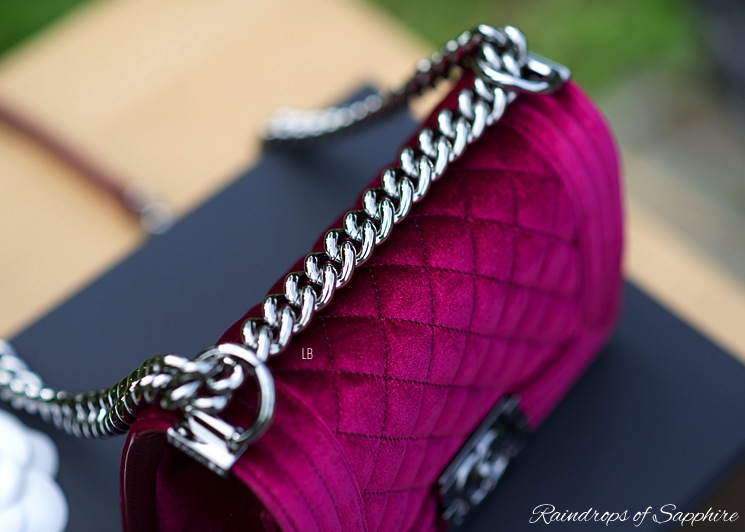 chanel-velvet-small-boy-bordeaux-bag-chain