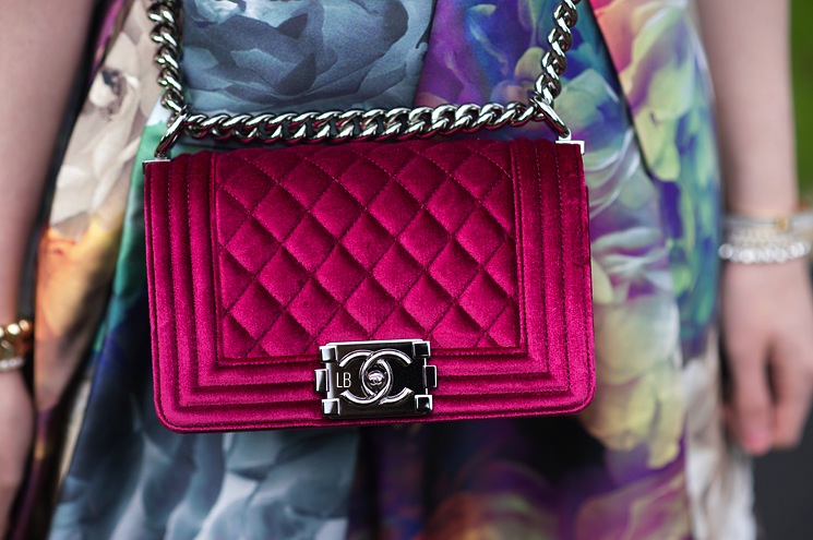 chanel-boy-bag-velvet