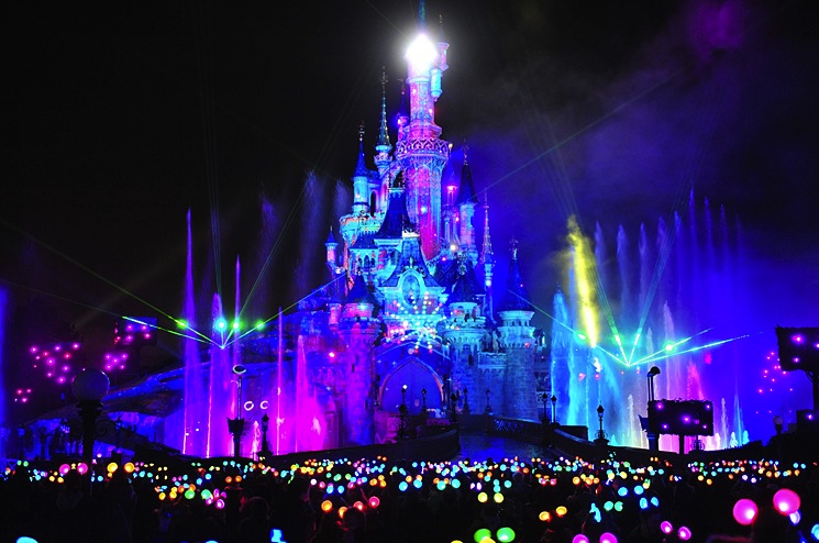 disneyland-paris-at-night-lights