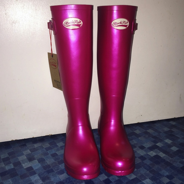 rockfish-blush-metallic-pink-wellies