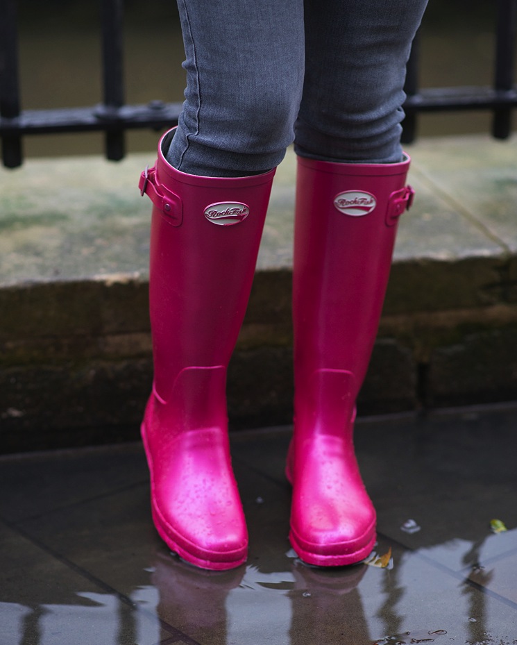 rockfish-wellies-blush-metallic-pink-blogger