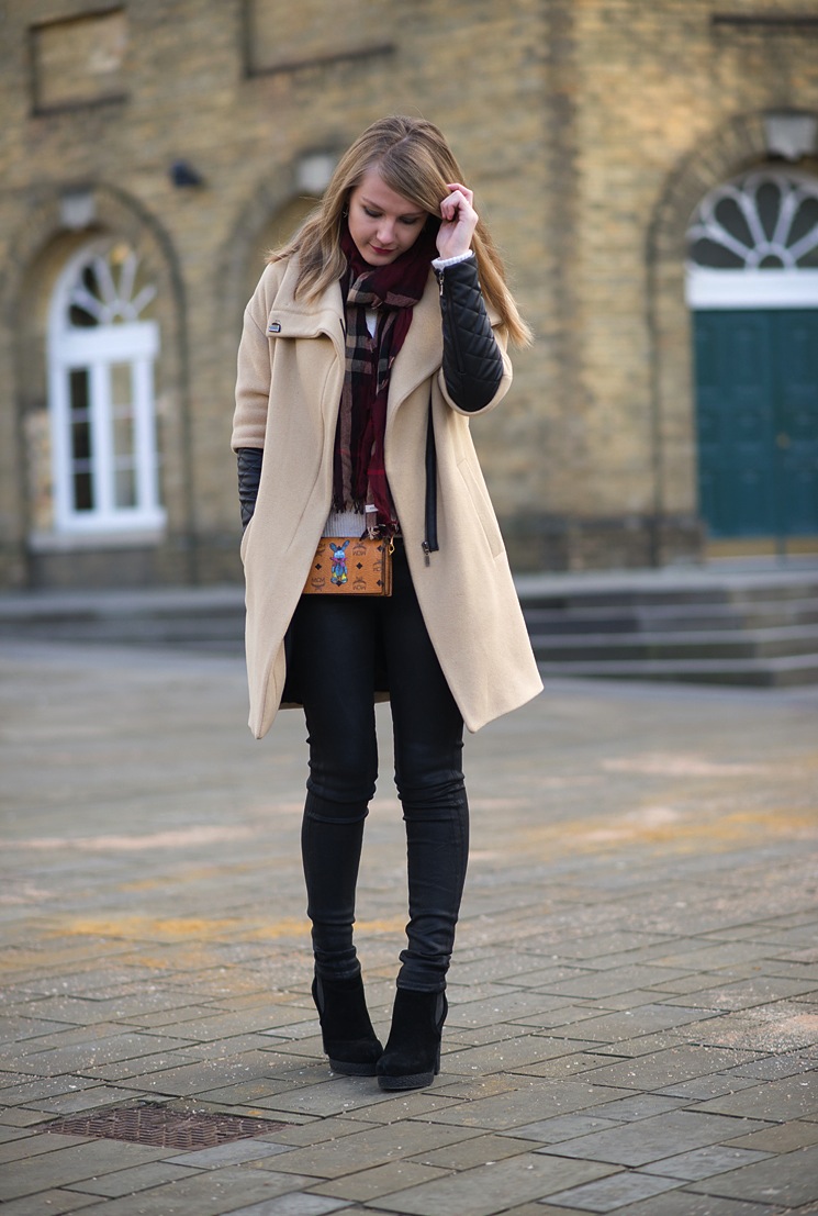 fashion-blogger-beige-coat-leather-sleeves